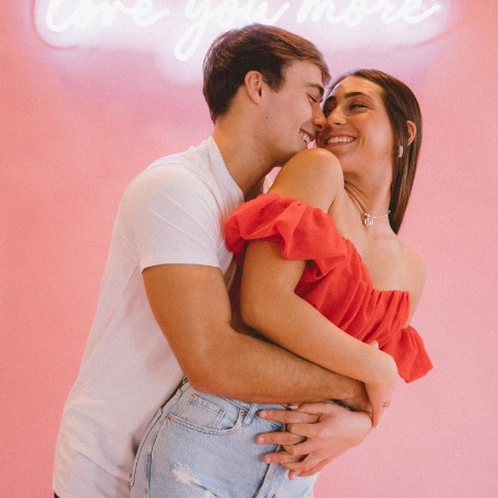 Jenna Sinatra and her boyfriend Will Devane are in a happy relationship.